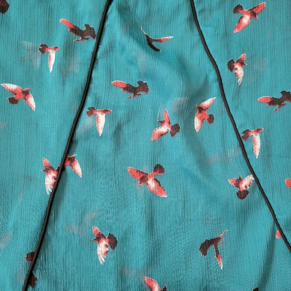 Lily White Flowy Sheer Blue & Black Bird Tank Top Size Large - Picture 2 of 8